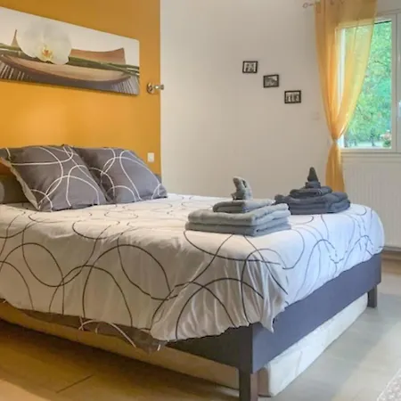 Cozy In Sarliac With Wifi Hébergement de vacances