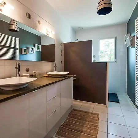 Cozy In Sarliac With Wifi Hébergement de vacances *